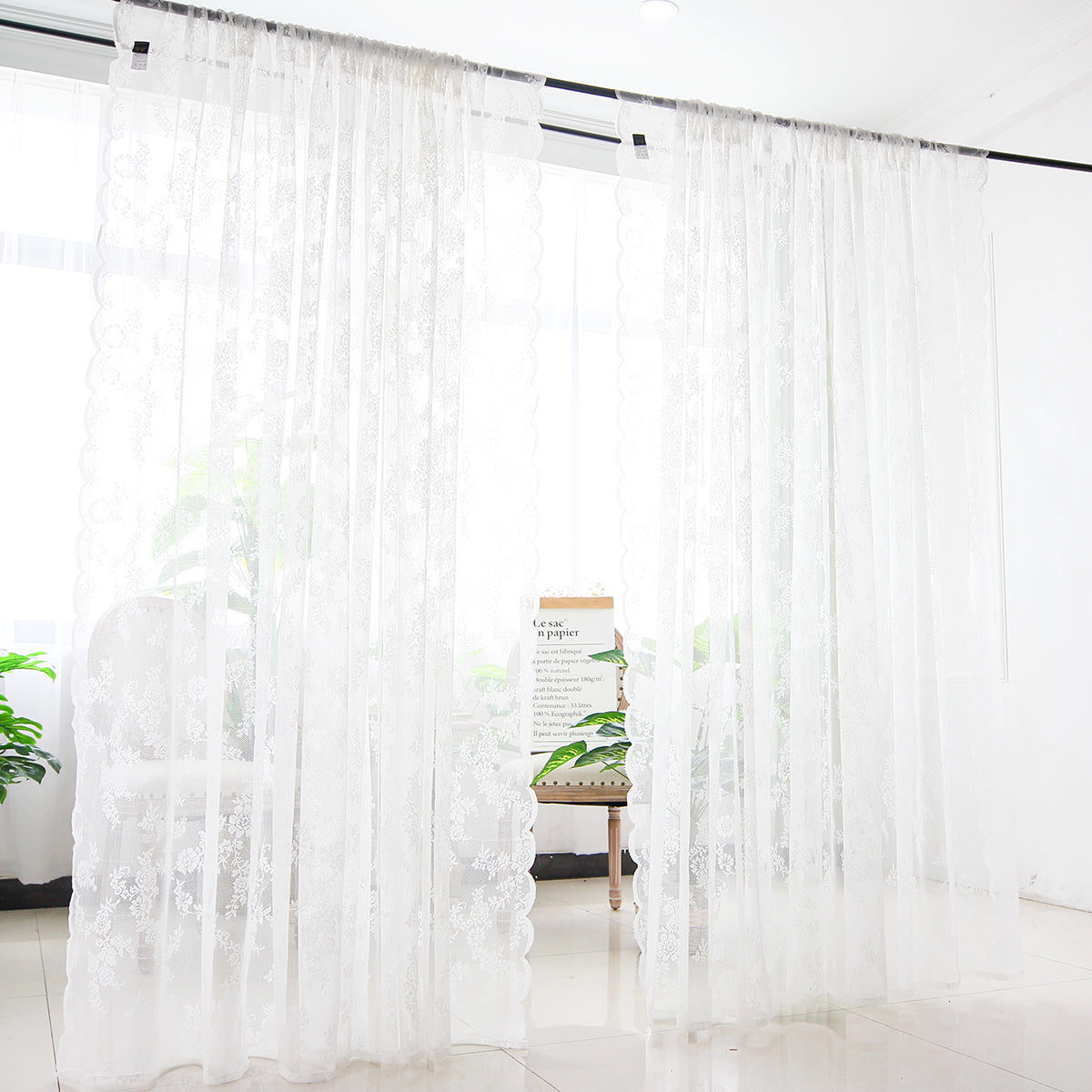 Transparente Spitzengardine mit Blumenmuster – Wellenkante, Weiß, Rod Pocket