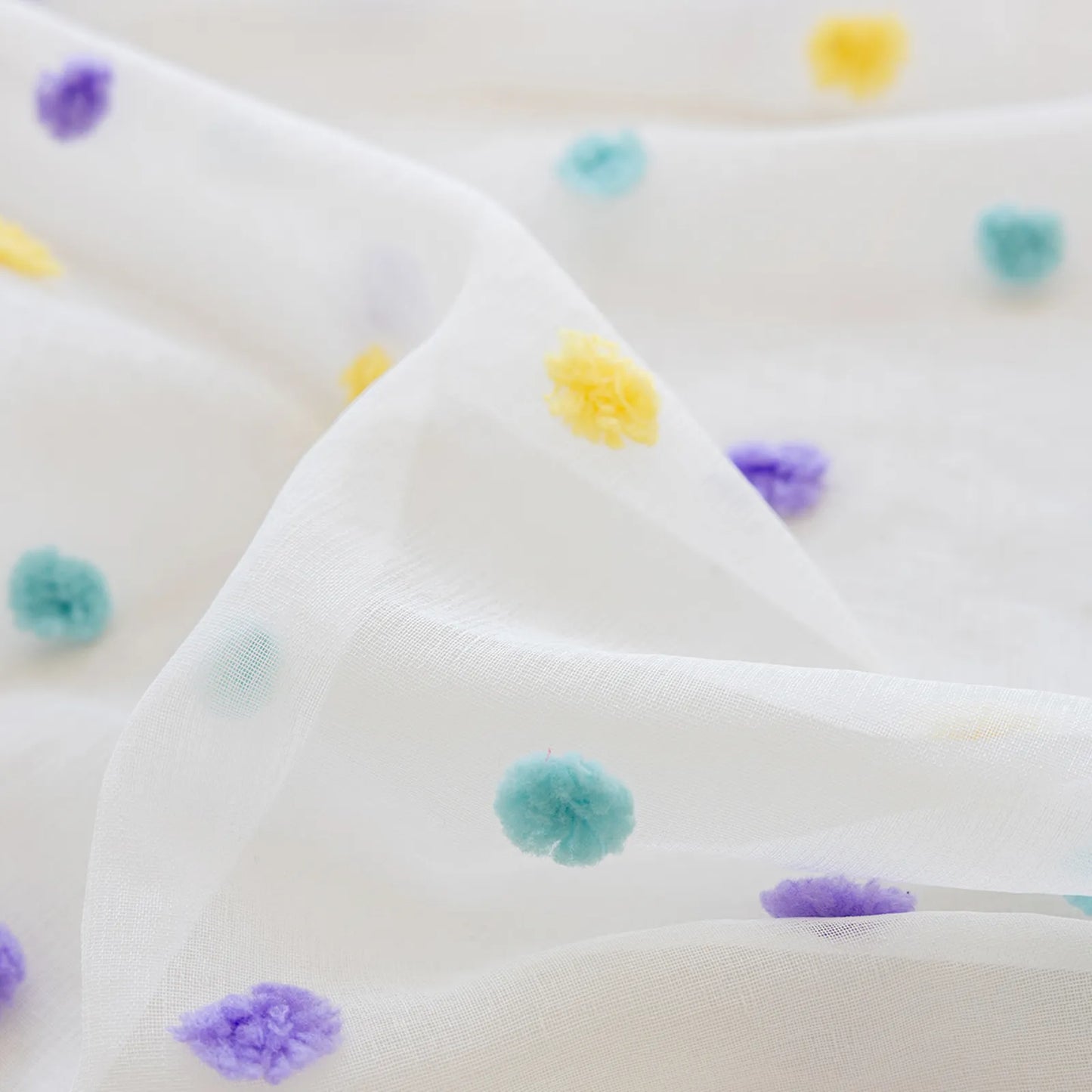 Transparente Gardine mit Pompons – Boho Stil, Weiß, Rod Pocket
