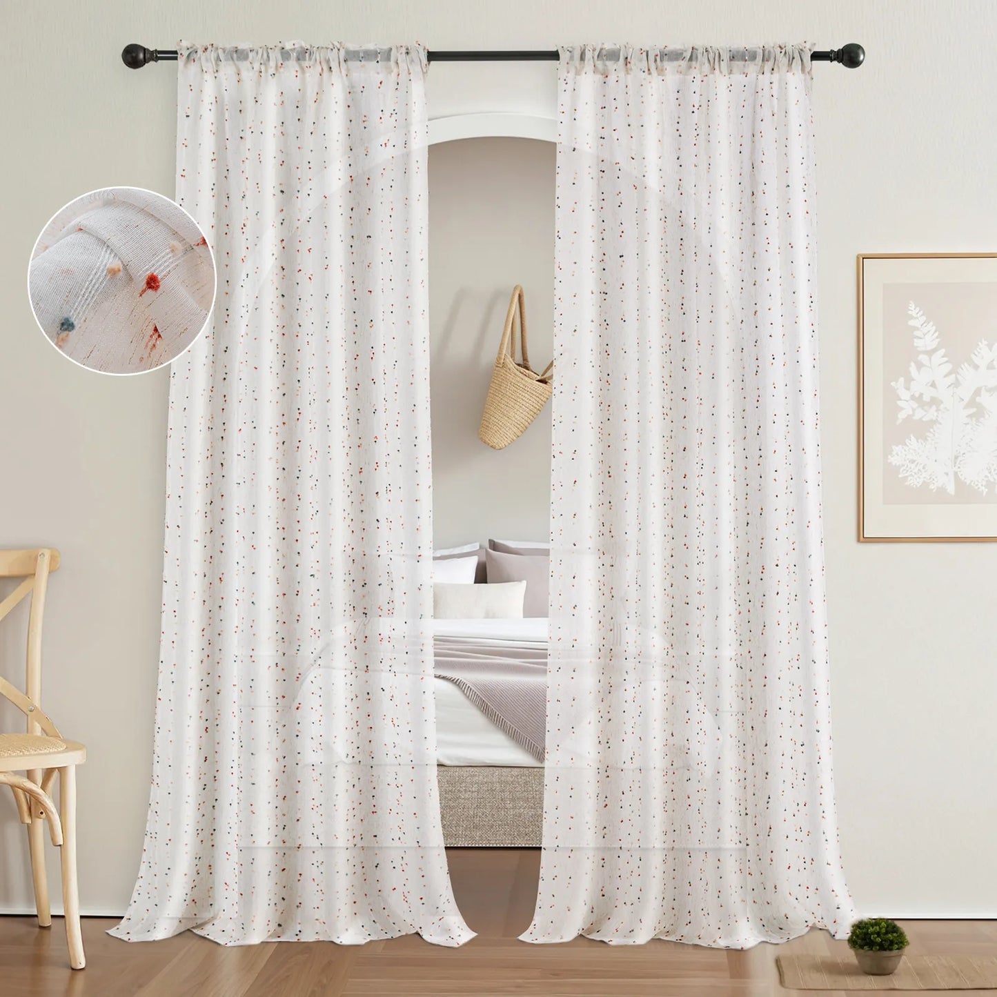 Transparente Gardine mit Pompons – Boho-Stil, Weiß