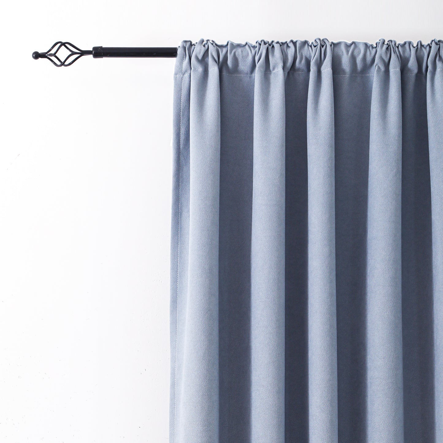 Light-reflecting curtains · Luma