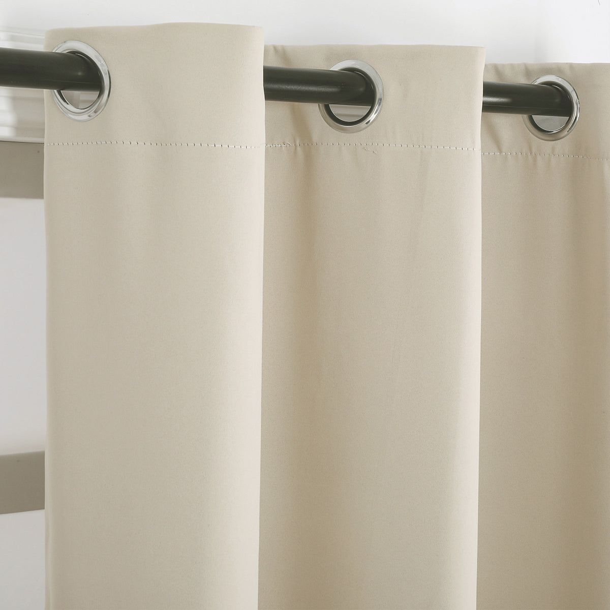 Outdoor Vorhang – 100 % Blackout, Wasserdicht, mit Ösen, 132 cm Breite
