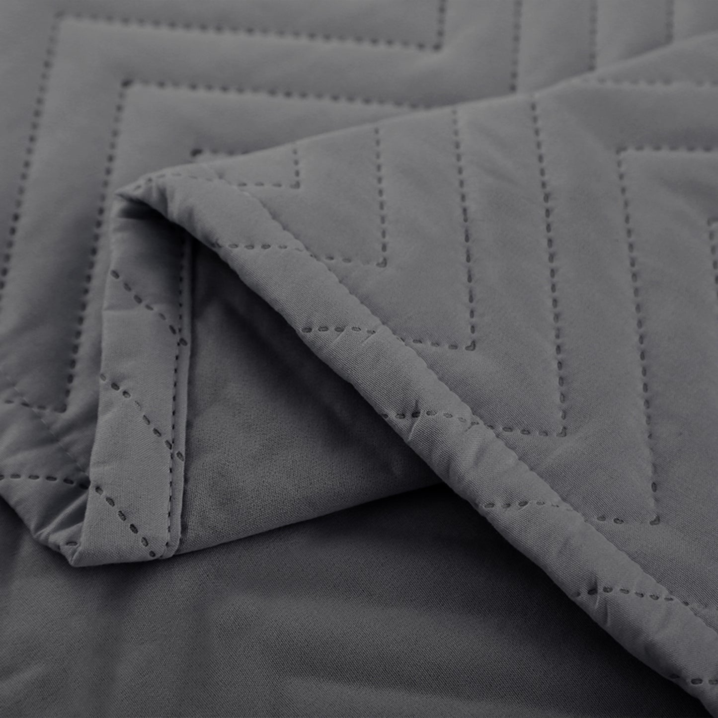 Heavy quilted blackout curtain · 100% blackout · Thermal protection