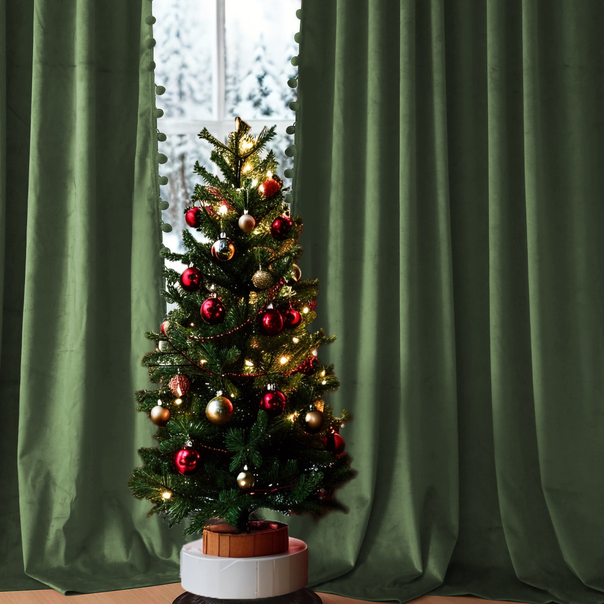 Weihnachts Samtvorhänge mit Pompoms 2-teilig Rot oder Grün
