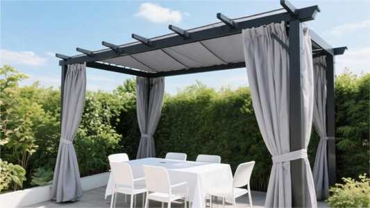Pergola-Vorhänge nach Maß: Stoff, Befestigung und Windschutz richtig planen