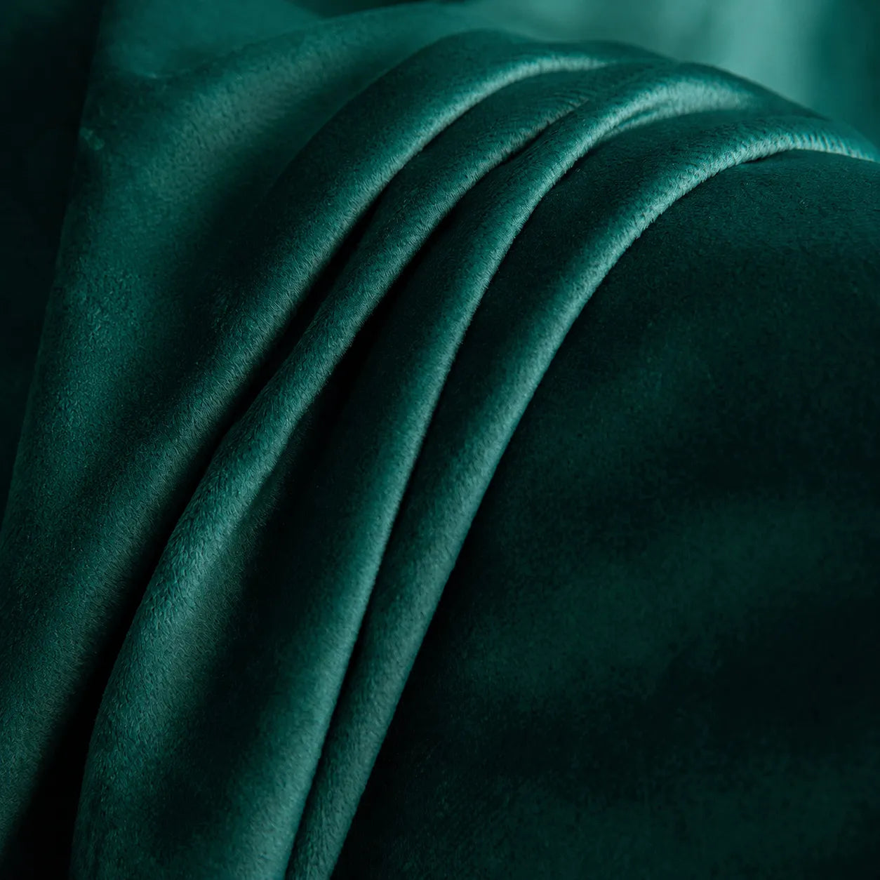 Custom-made velvet curtain · Milano