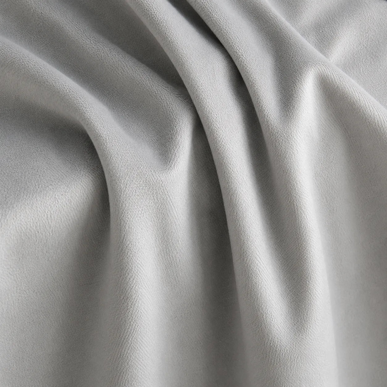 Custom-made velvet curtain · Milano
