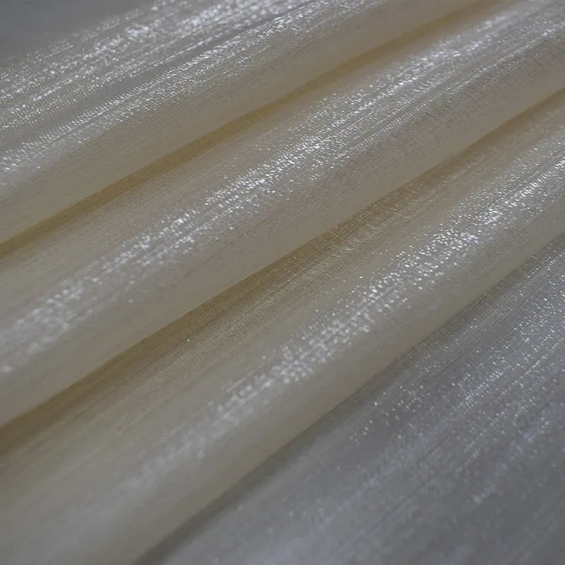 Voilage transparent à la structure fine et au jeu de lumière subtil – Avelin