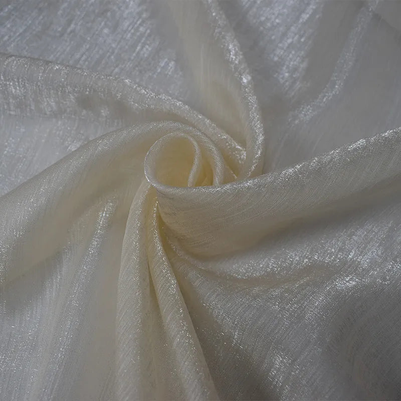 Voilage transparent à la structure fine et au jeu de lumière subtil – Avelin