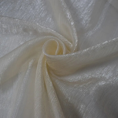 Voilage transparent à la structure fine et au jeu de lumière subtil – Avelin