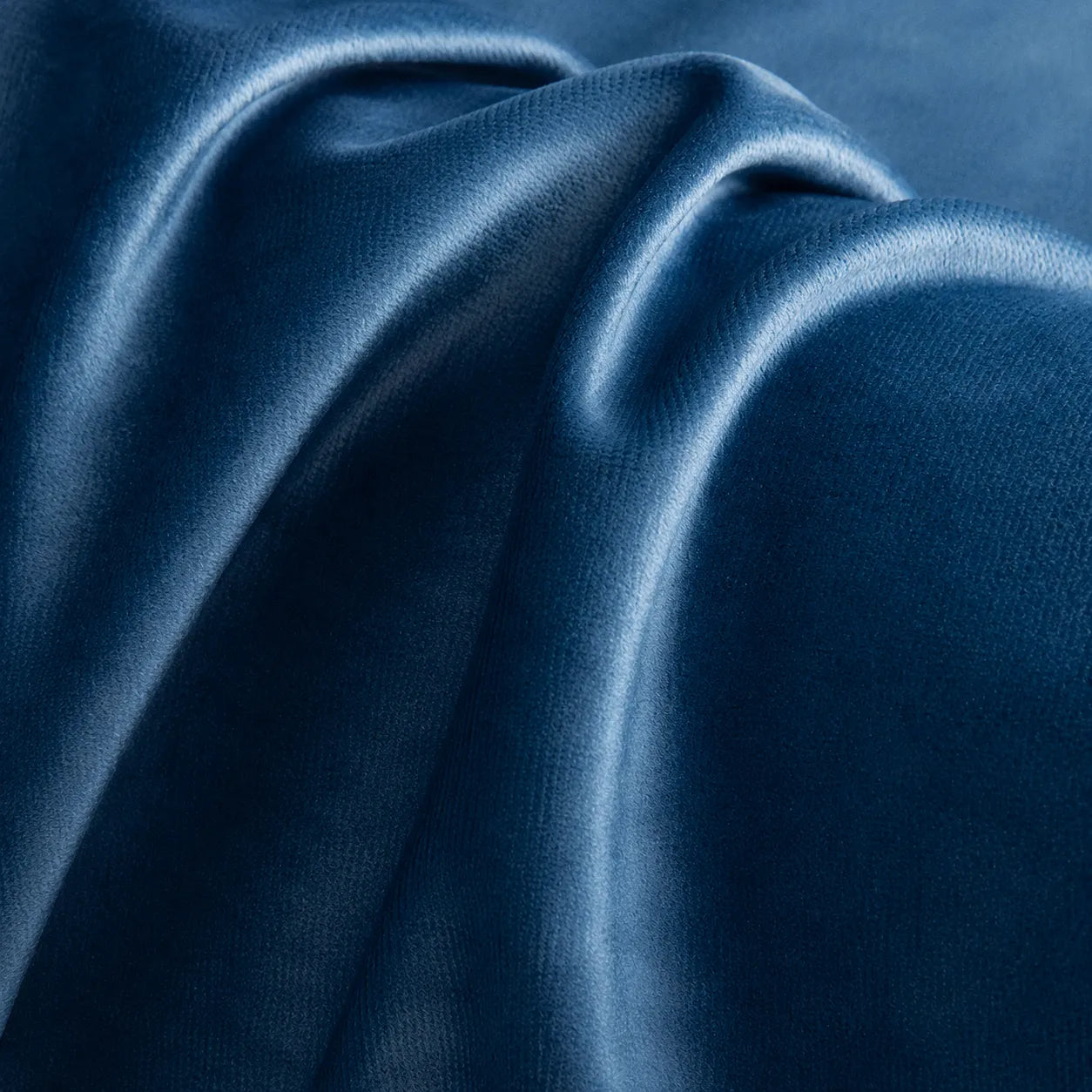 Custom-made velvet curtain · Milano