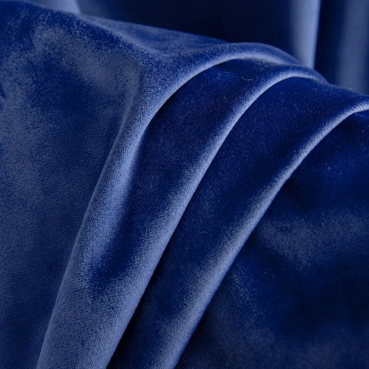 Custom-made velvet curtain · Milano