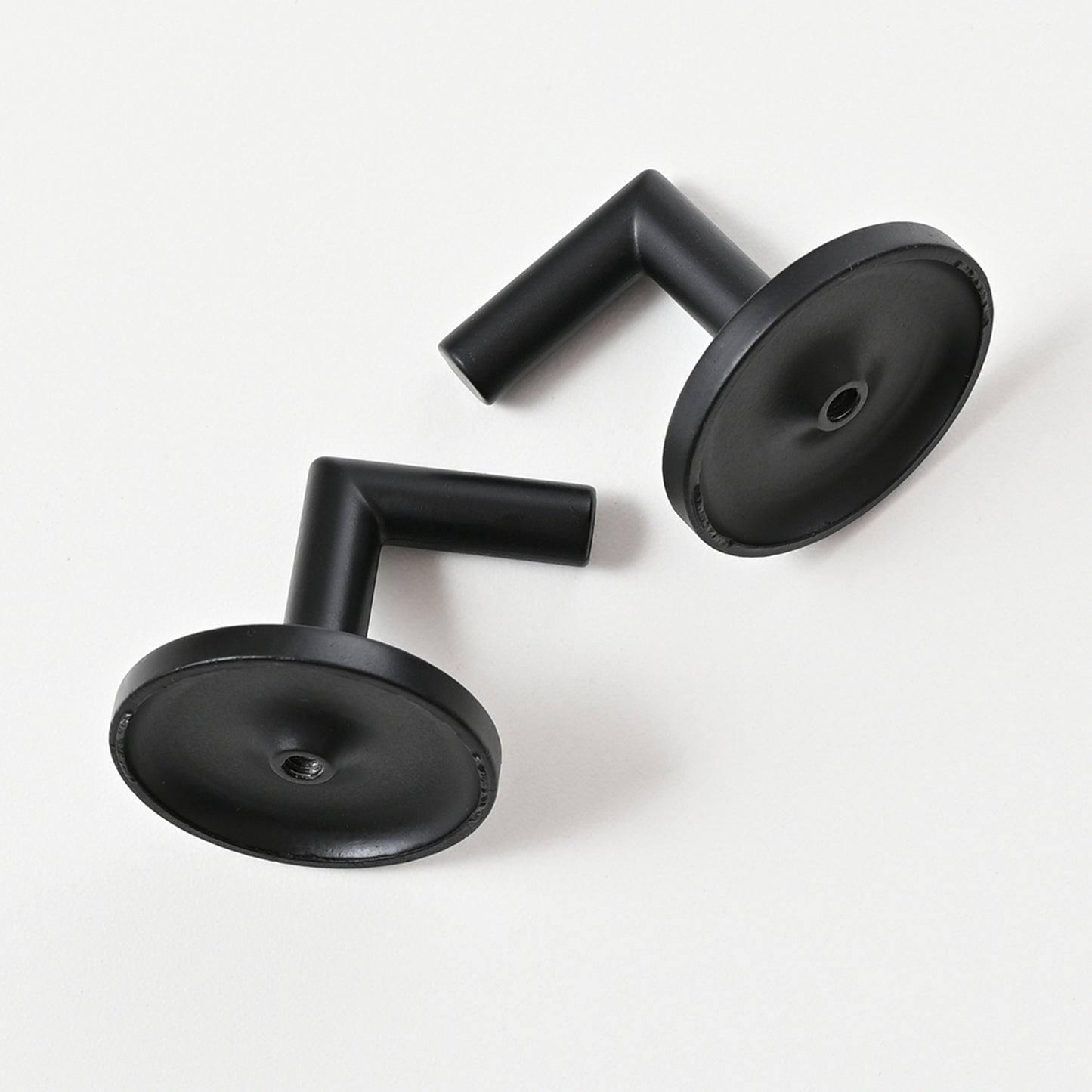 L-Shape Holdbacks Tiebacks Hooks, Black/Gold
