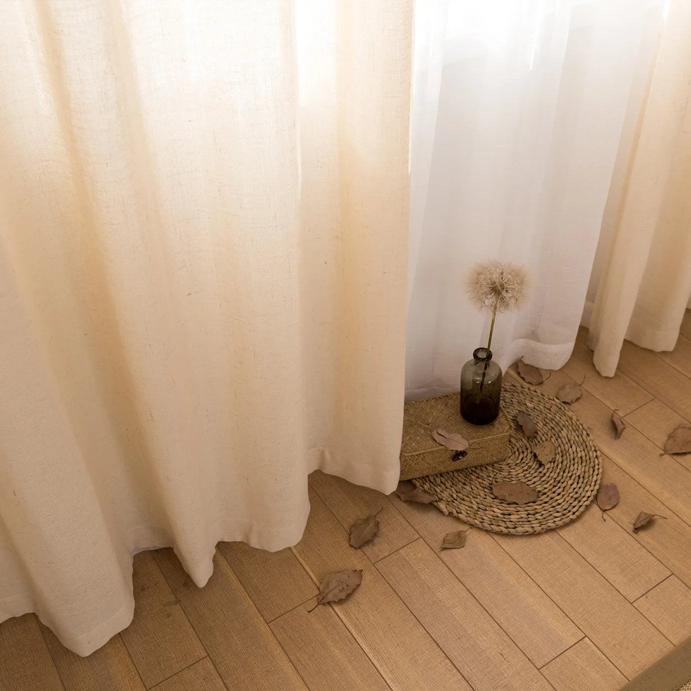 Schlichte Gardinen nach Maß · Norvyn