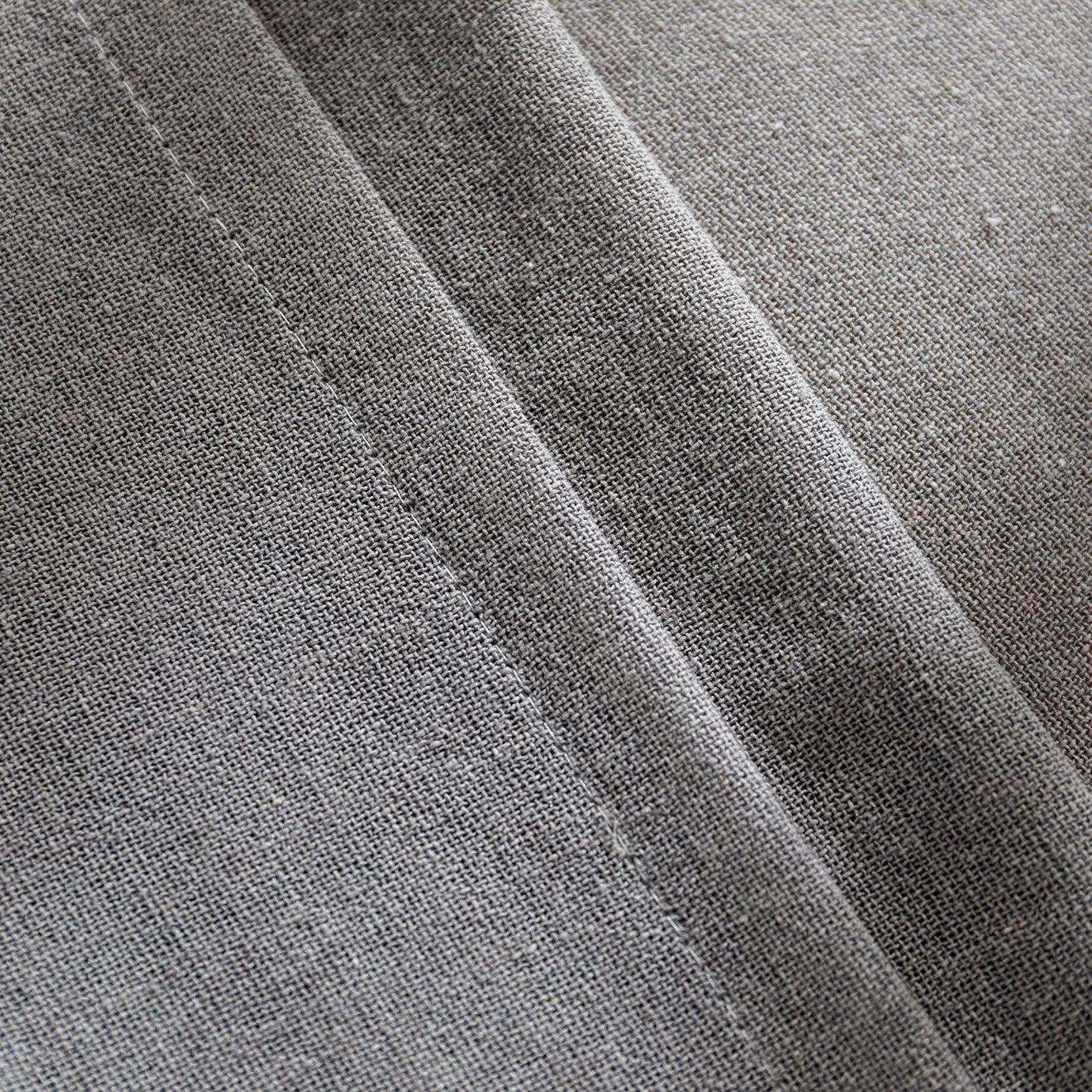 Schlichte Gardinen nach Maß · Norvyn