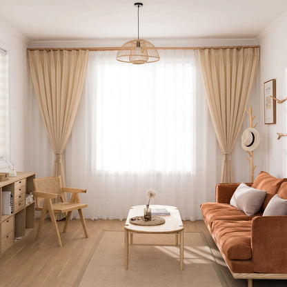 Schlichte Gardinen nach Maß · Norvyn