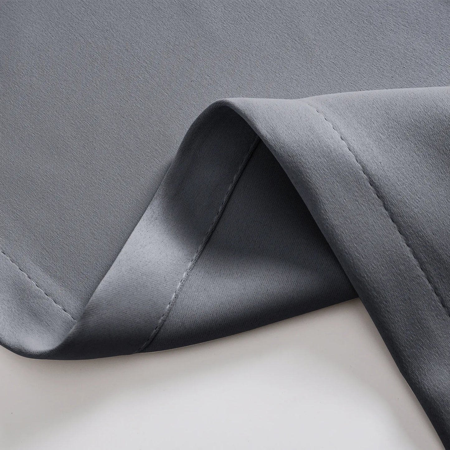 Verdunkelnder Outdoor Thermovorhang nach Maß · Veltrano