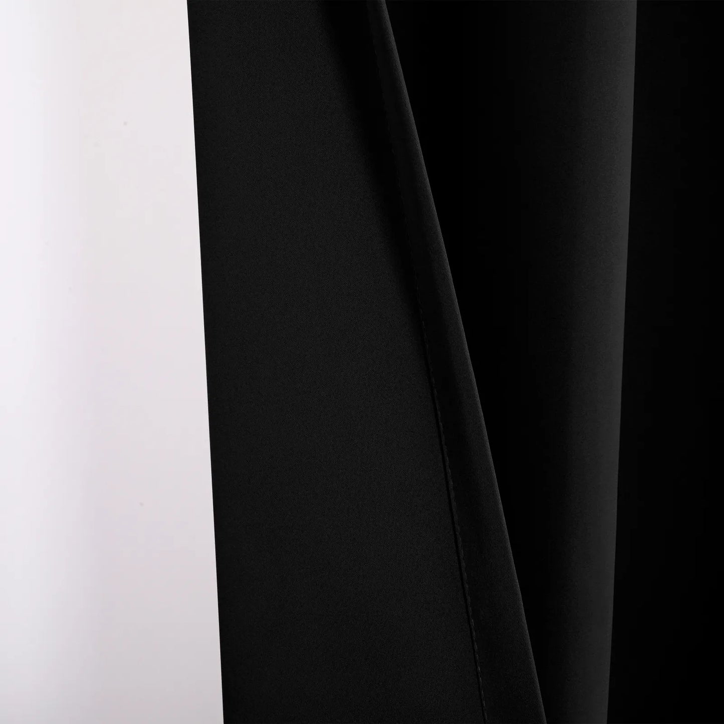 Verdunkelnder Outdoor Thermovorhang nach Maß · Veltrano