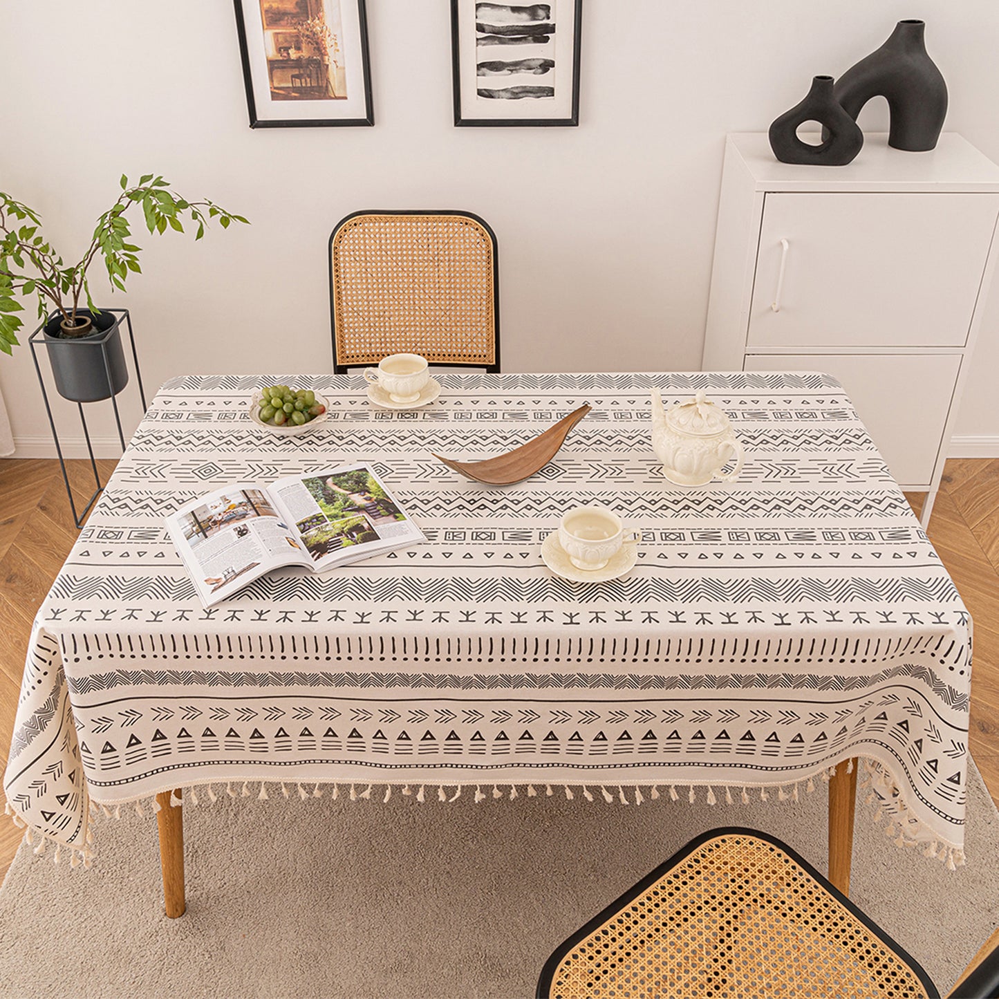 Boho tablecloth with tassels, waterproof, cotton linen, geometric pattern