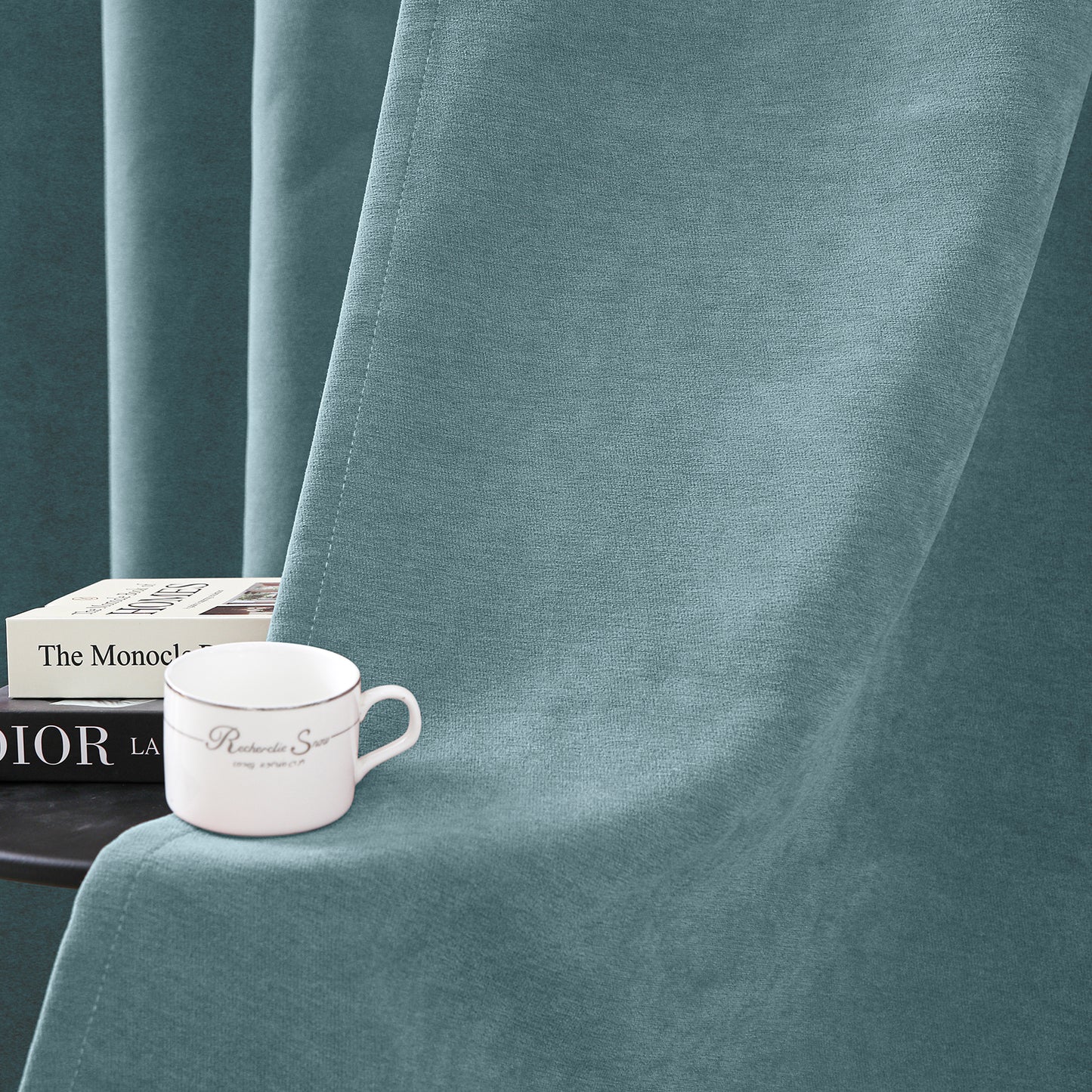 2 Blackout Curtains Chenille 510 GSM Thermal Curtain Light-blocking with Multifunction Tape