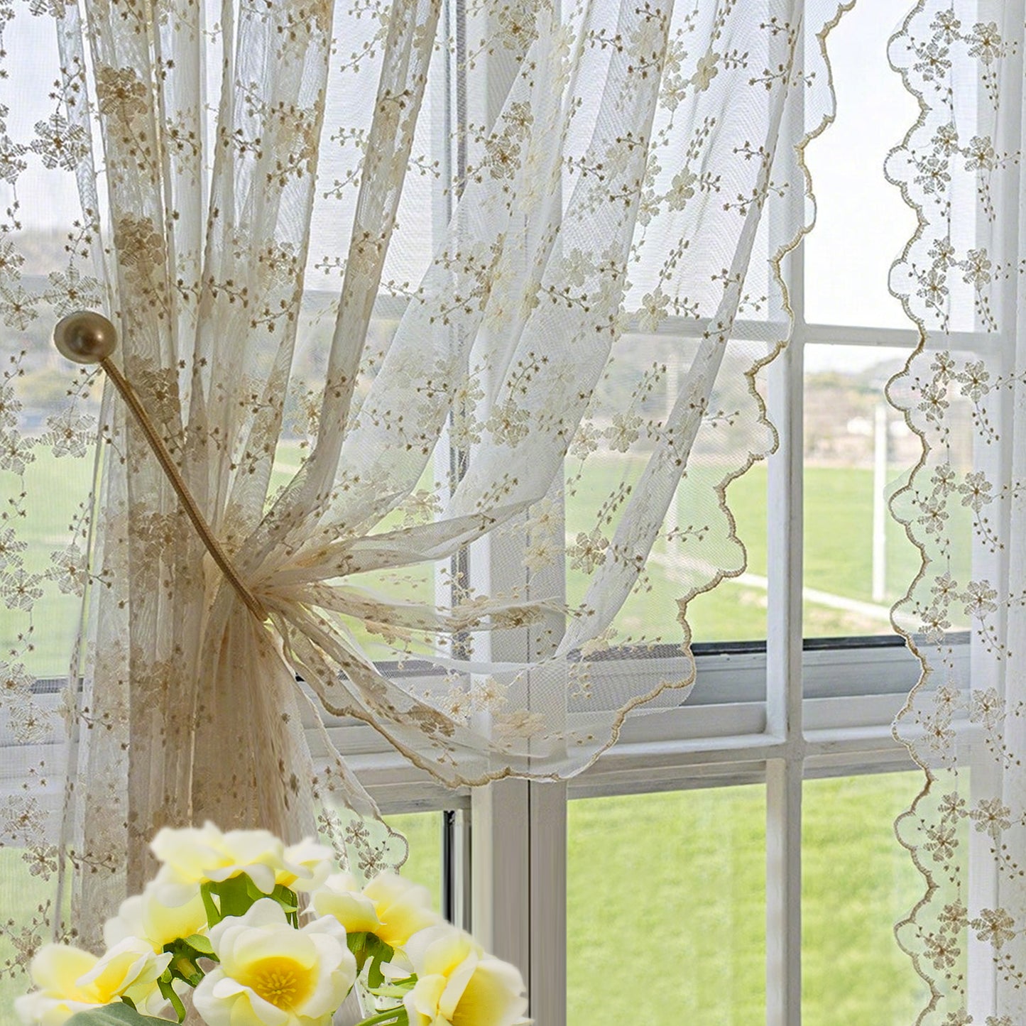 Bestickte weiße Gardinen · 2er Set · Florales Design · Halbtransparent