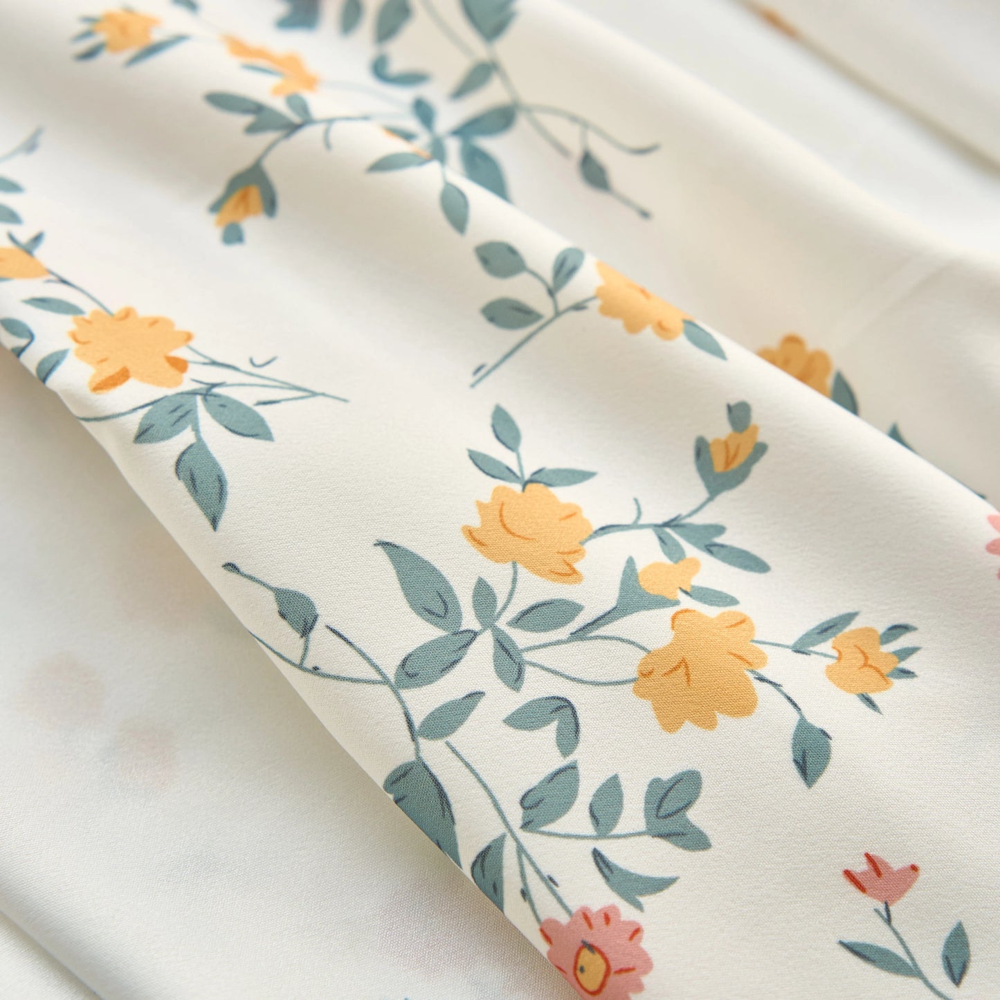 Florale Gardinen nach Maß · Brielle