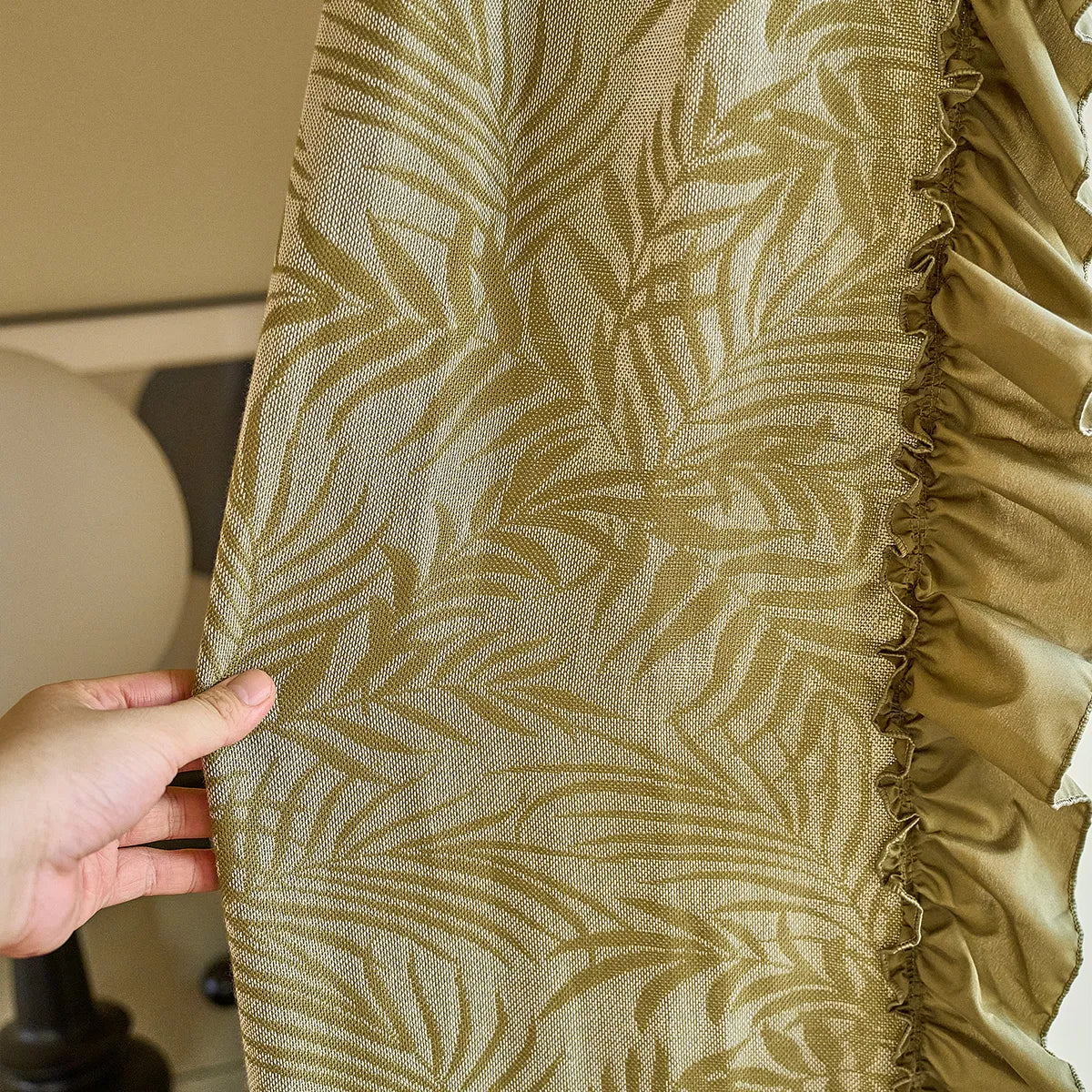 Made-to-measure transparent voile curtain with botanical pattern and flounced edge – Elviana
