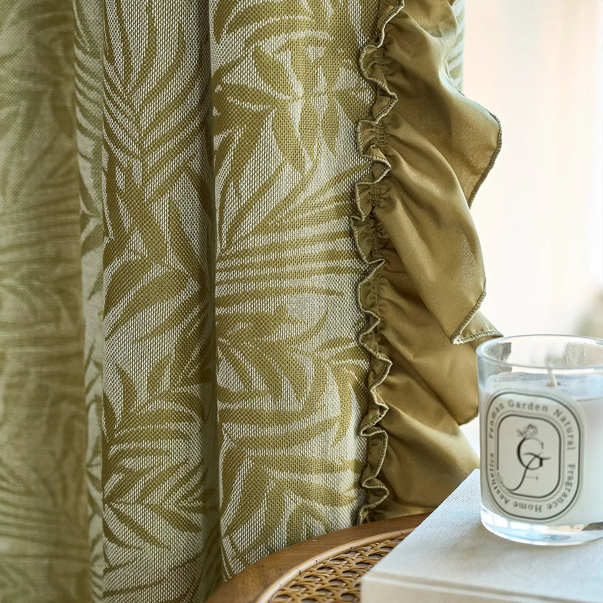 Made-to-measure transparent voile curtain with botanical pattern and flounced edge – Elviana