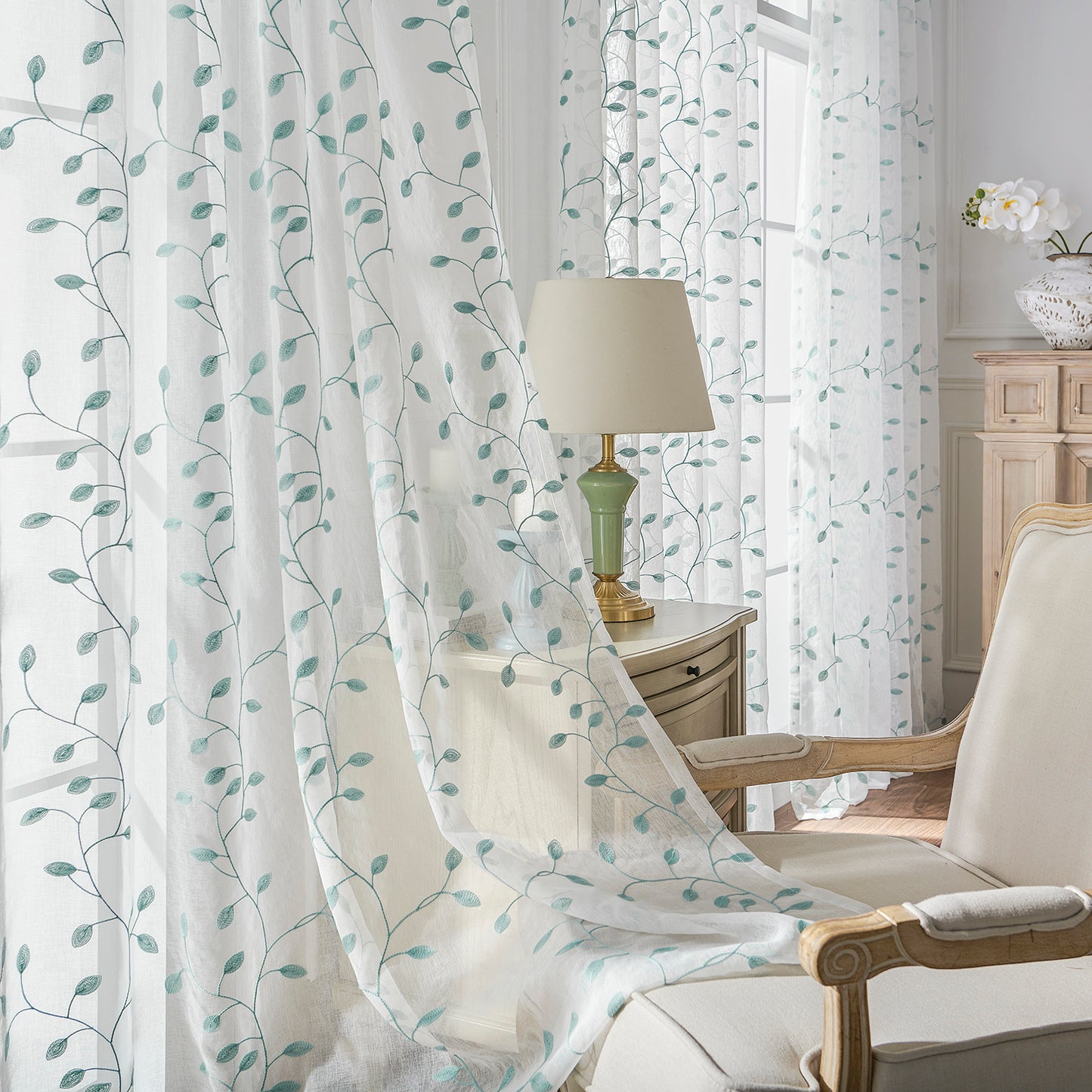 Made-to-measure transparent voile curtain with botanical leaf embroidery – Vinea