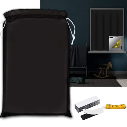 Mobiler 100 Prozent Verdunkelungsvorhang zum Zuschneiden mit Klettband in Schwarz Silber