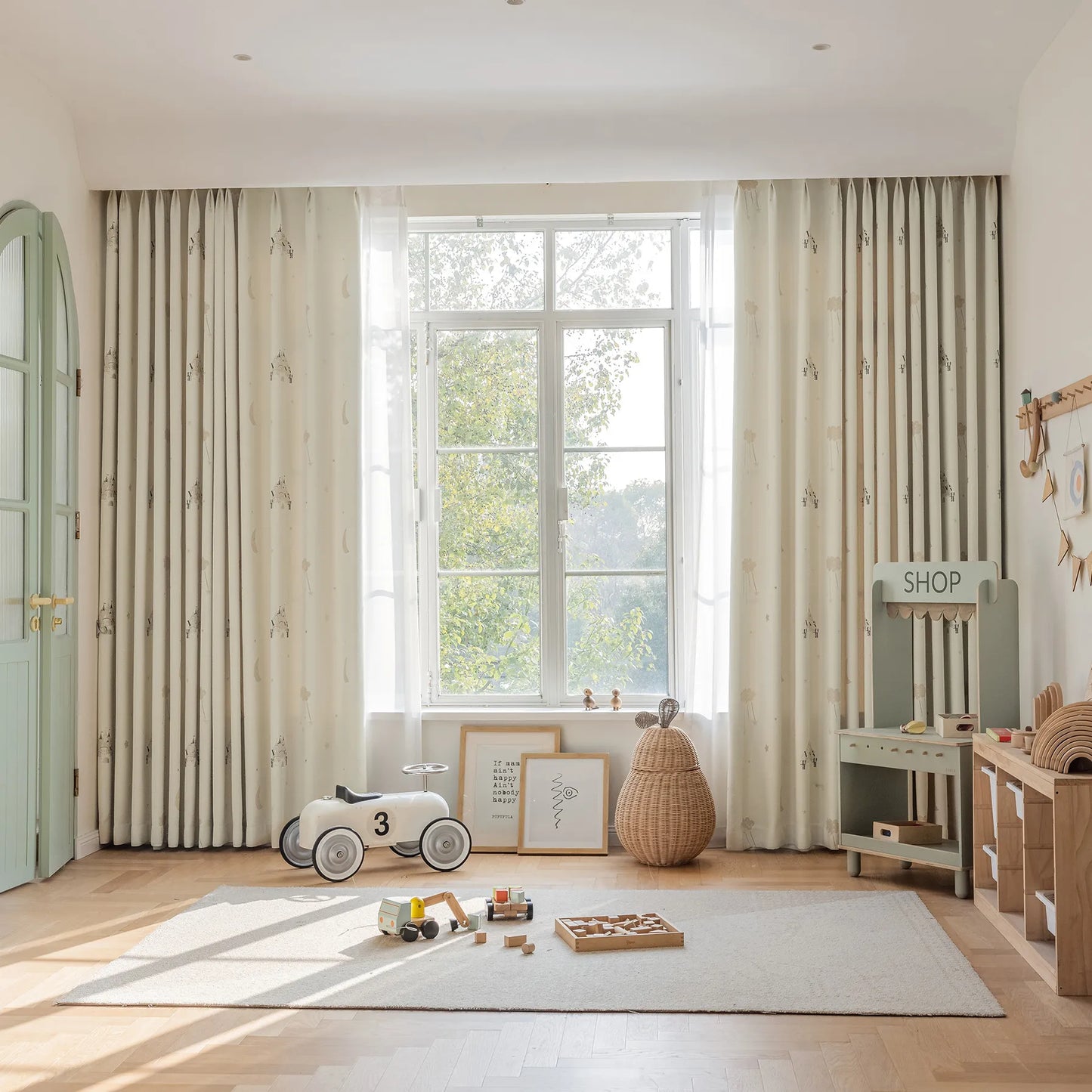 Imaginative custom-made blackout curtains · Dreamcastle