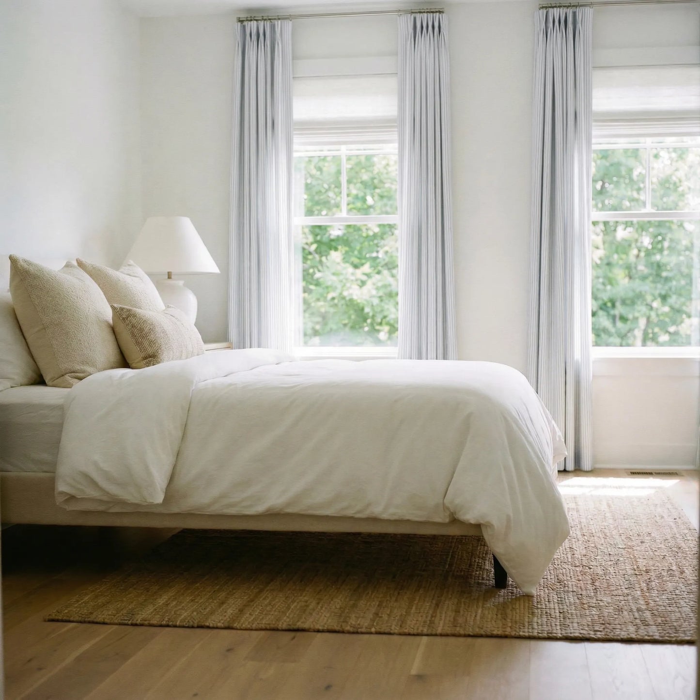 Fine custom-made curtains · Sorell