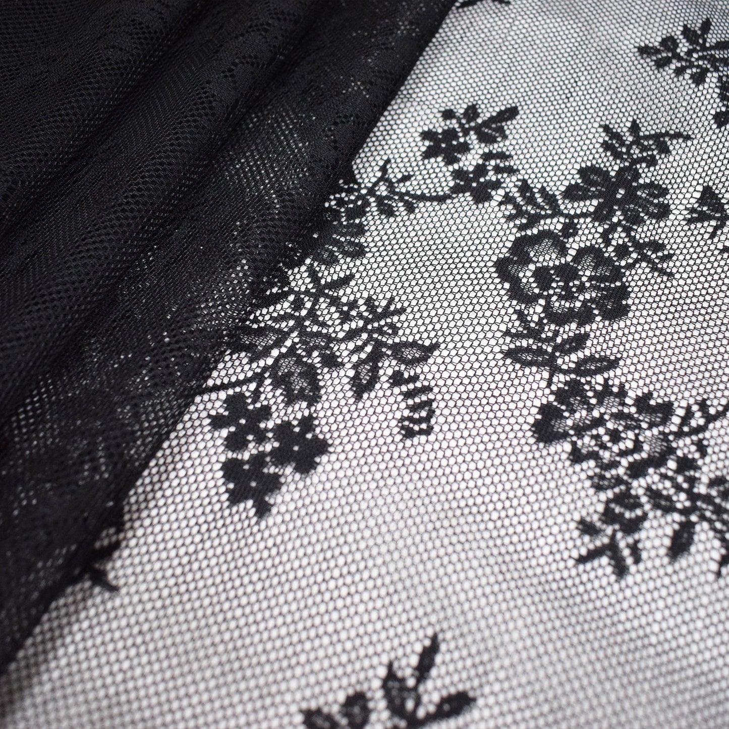 Curtain Lillian window screen