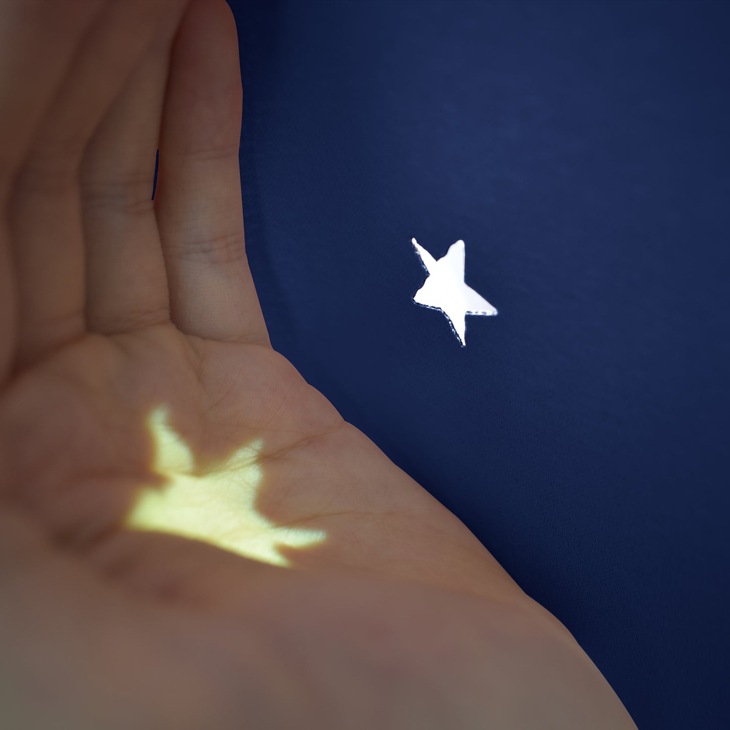 Rideau occultant ajouré en forme d'étoile